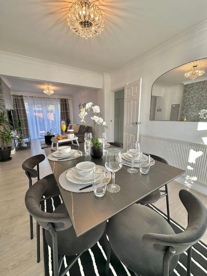 Luxurious Family Home In West Midlands Northfield Zewnętrze zdjęcie