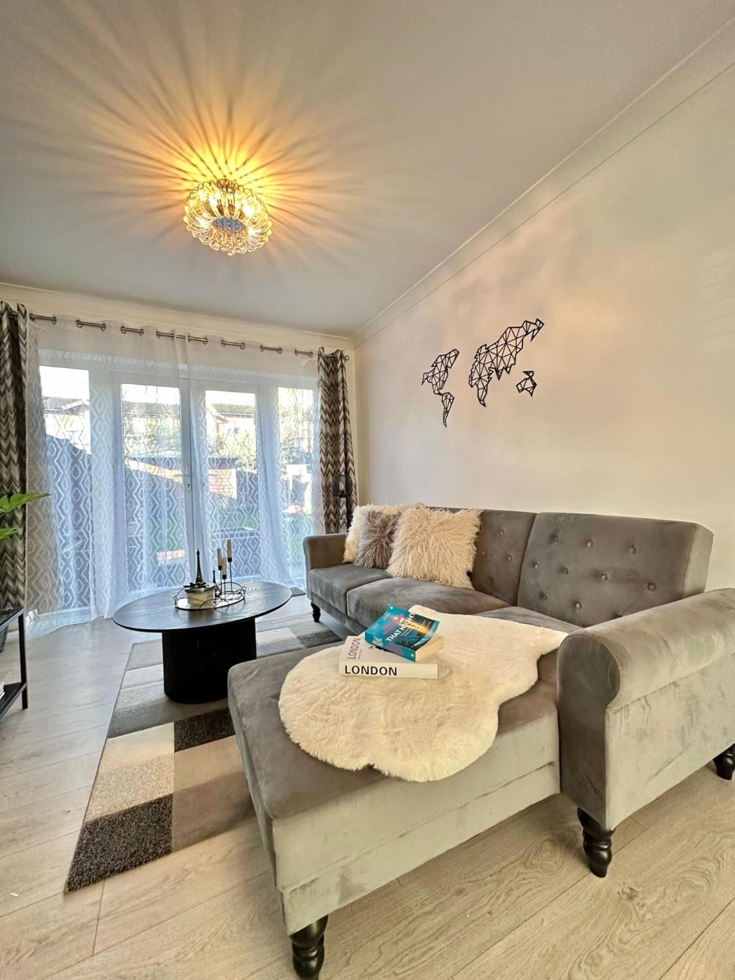 Luxurious Family Home In West Midlands Northfield Zewnętrze zdjęcie
